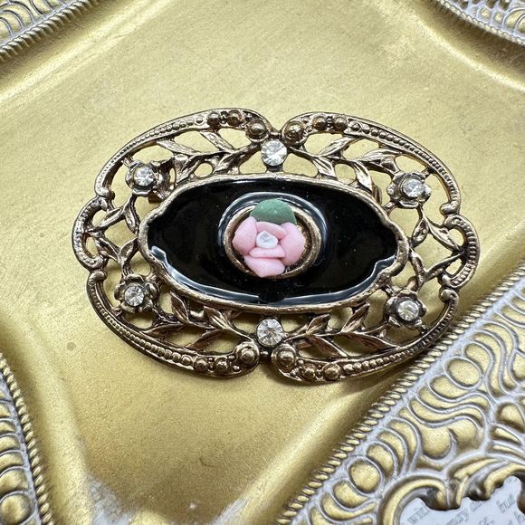 Vintage Brooch Pin Filigree Black Enamel Pink Rose Flower Rhinestones Gold Tone - Picture 1 of 4
